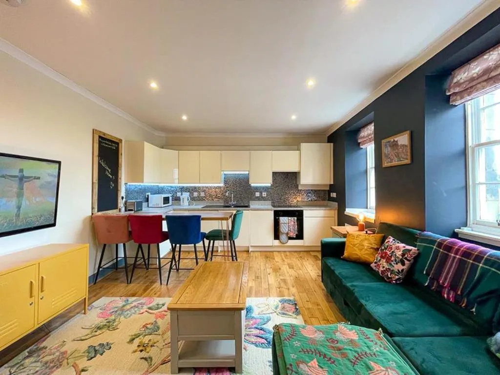 Image of Lively & Energetic 2BR on The Royal Mile