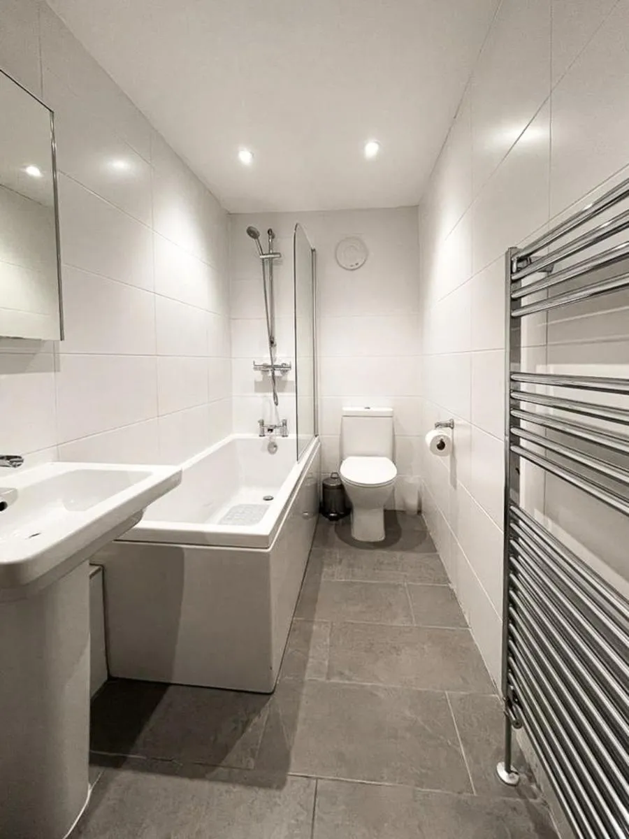 Image 3 of Lively & Energetic 2BR on The Royal Mile