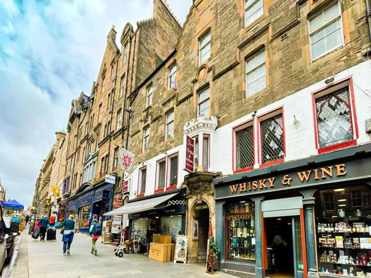 Image 5 of Lively & Energetic 2BR on The Royal Mile