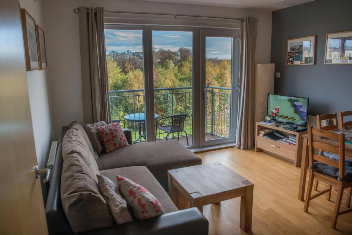 Image 4 of Lochend Park View Apartment
