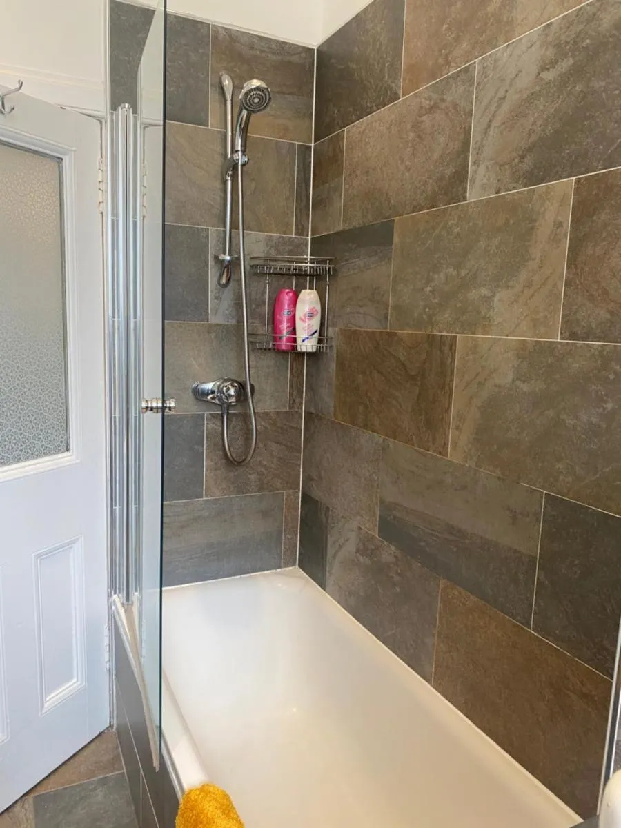 Image 2 of Lovely main door 2 bed apartment