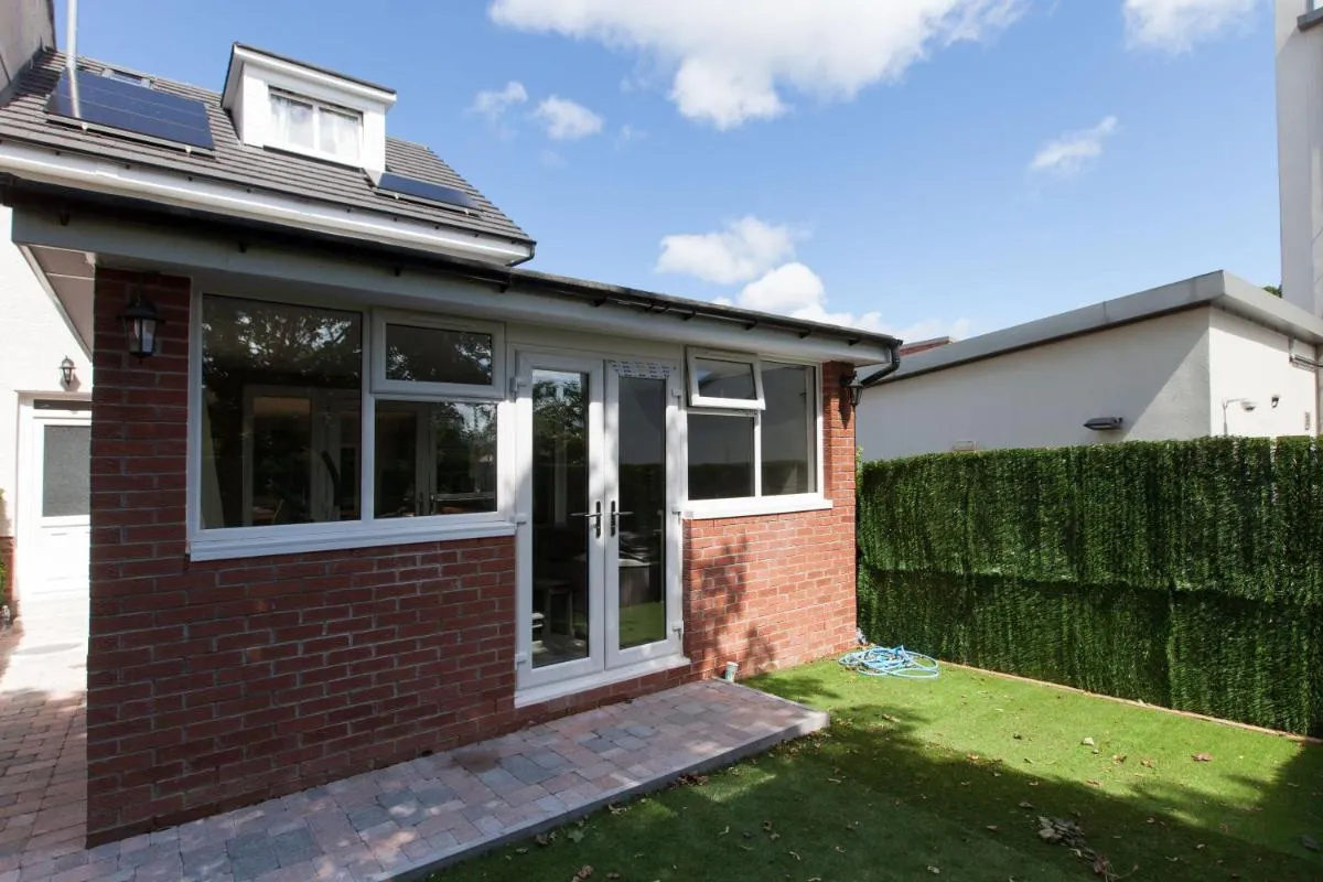 Image 3 of Luxe Arthurs Seat View Townhouse with Hot Tub