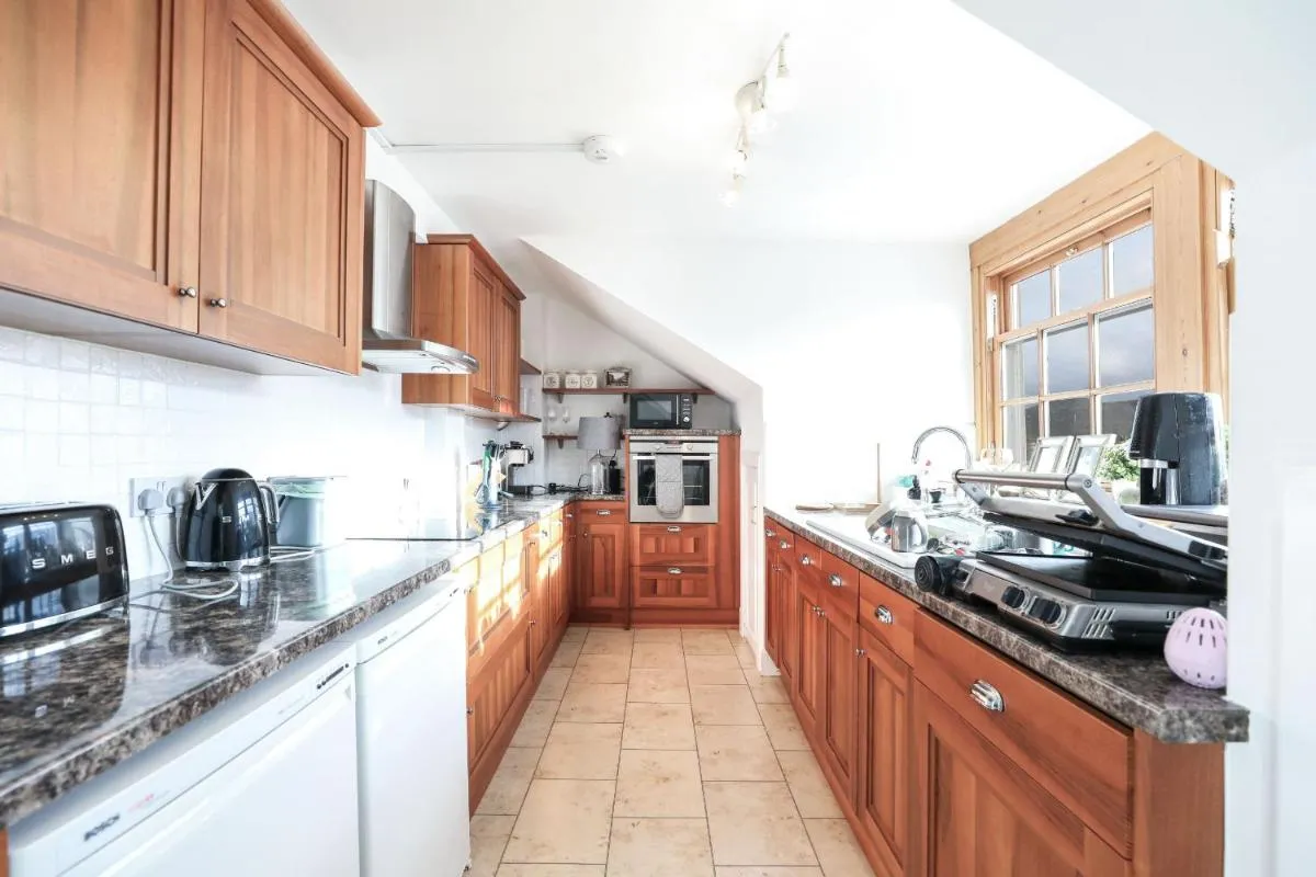 Image 3 of Luxury 3 Bed Royal Mile Apartment