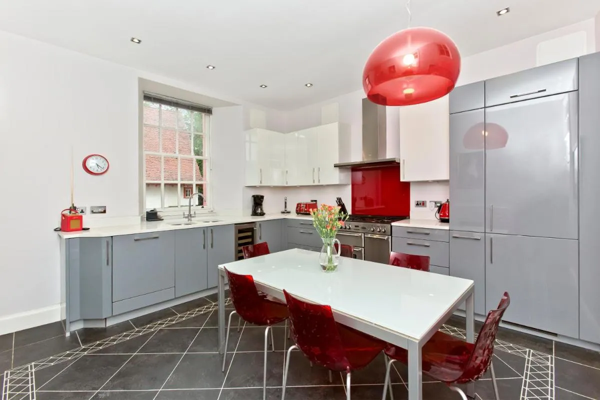 Image 3 of Luxury 3-Bedroom Apartment with Stunning Views at Ramsay Garden