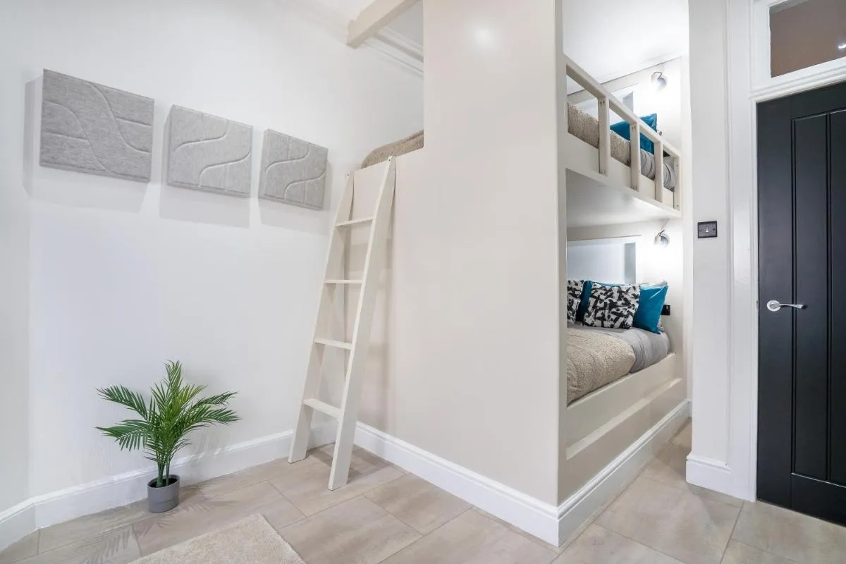 Image 1 of Luxury Apartment – Portobello