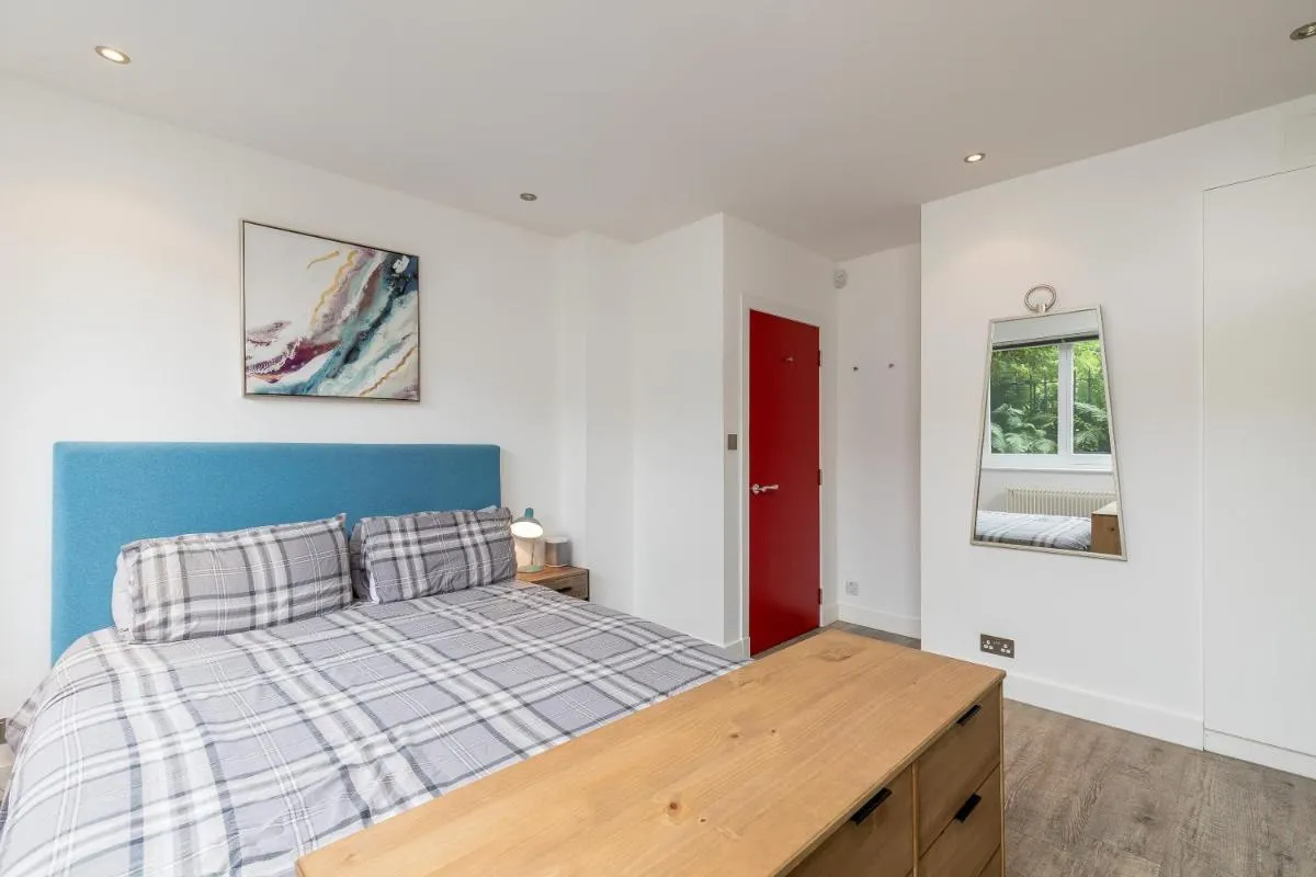 Image 6 of Luxury Architect Designed Apt 13 Mins to Royal mile
