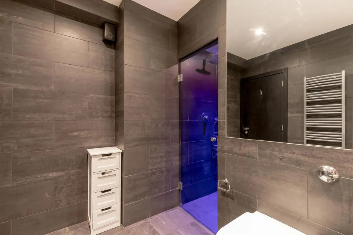 Image 2 of Luxury Architect Designed Apt 13 Mins to Royal mile