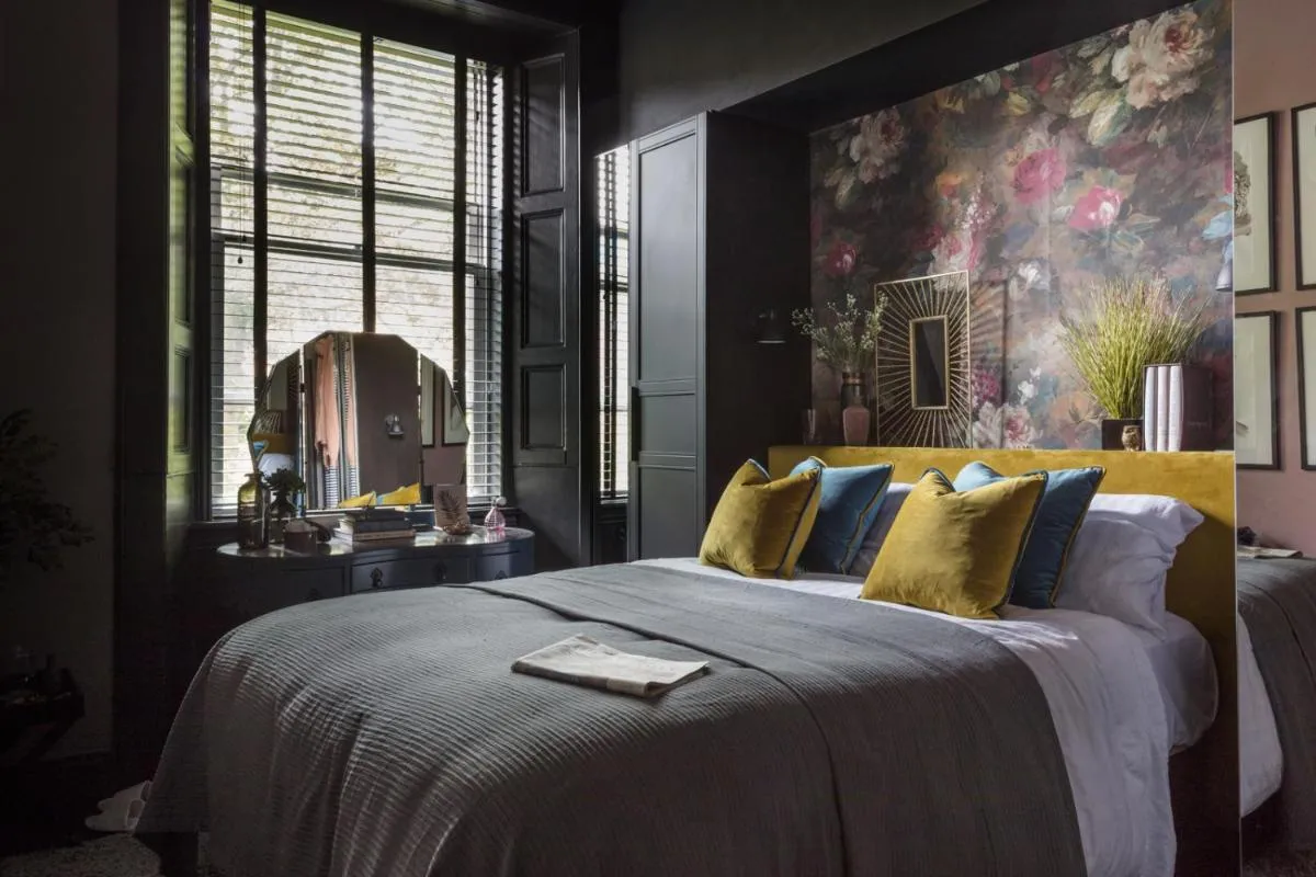 Image 2 of Luxury Boutique Apt in fashionable Stockbridge 5*