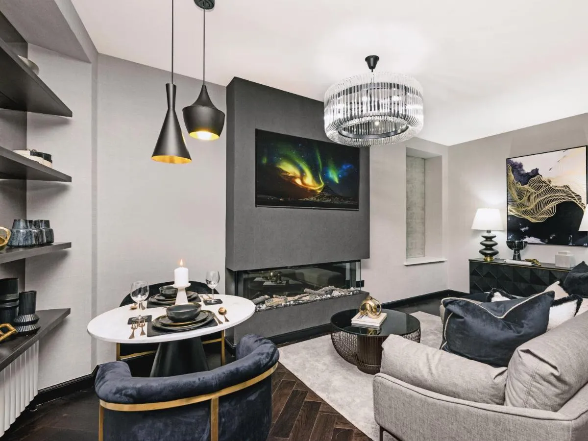Image 1 of Luxury City Centre Oasis – Lux Spa Bath – Romantic