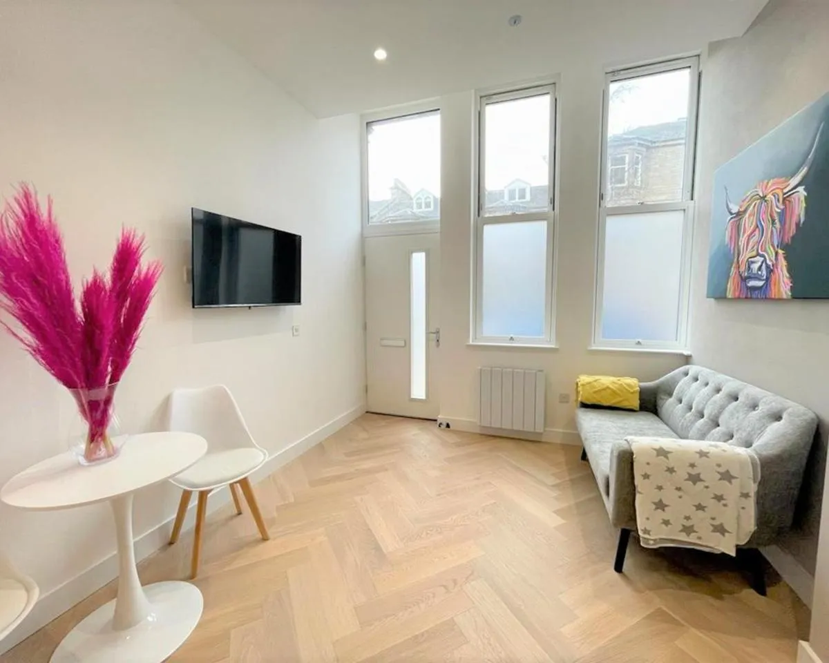 Image 4 of Luxury Reno’d 1 Bed Nr Bruntsfield & The Meadows