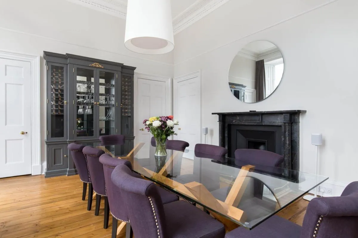 Image 6 of Magnificent Georgian 3-Bedroom Apartment in New Town