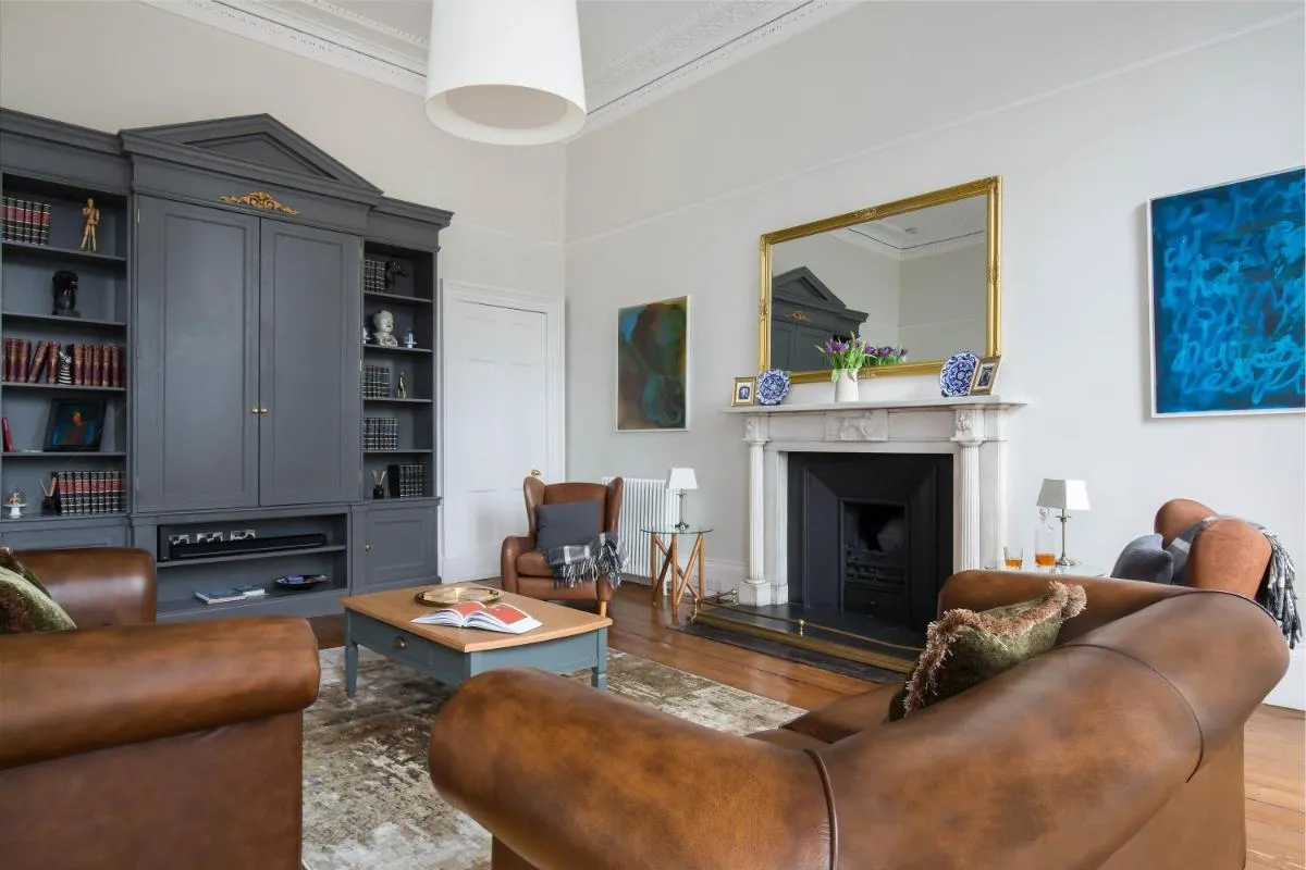 Image 4 of Magnificent Georgian 3-Bedroom Apartment in New Town
