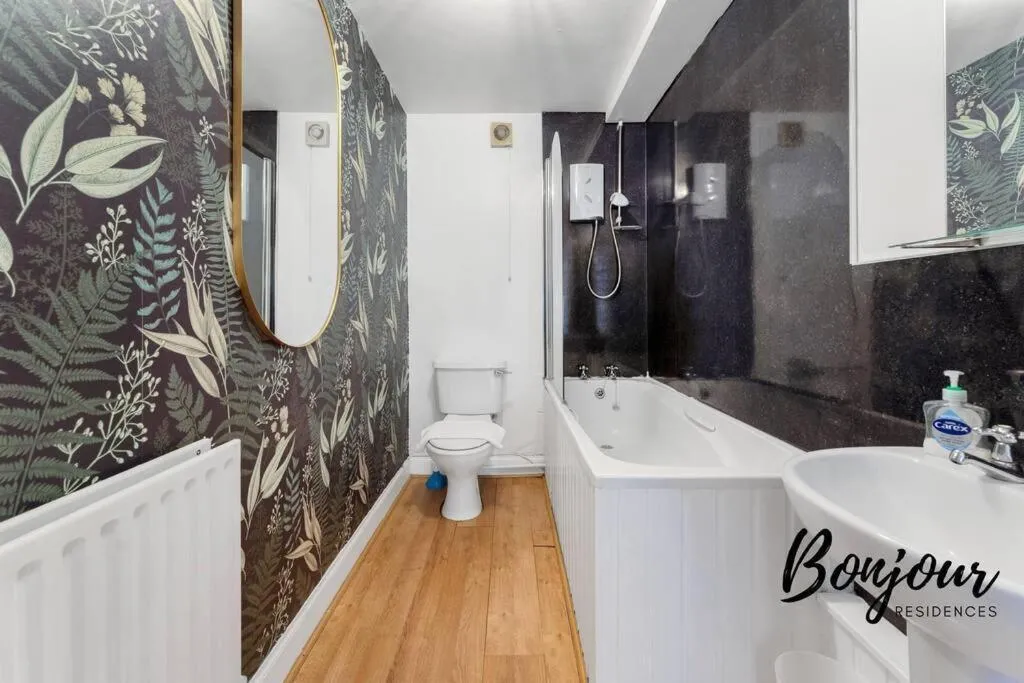 Image 2 of Monge Suite Old Town 2BR-1BA, near Royal Mile by Bonjour Residences Edinburgh