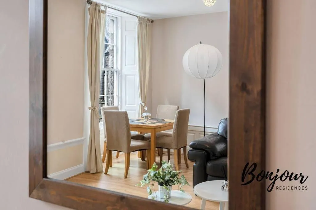 Image 3 of Monge Suite Old Town 2BR-1BA, near Royal Mile by Bonjour Residences Edinburgh