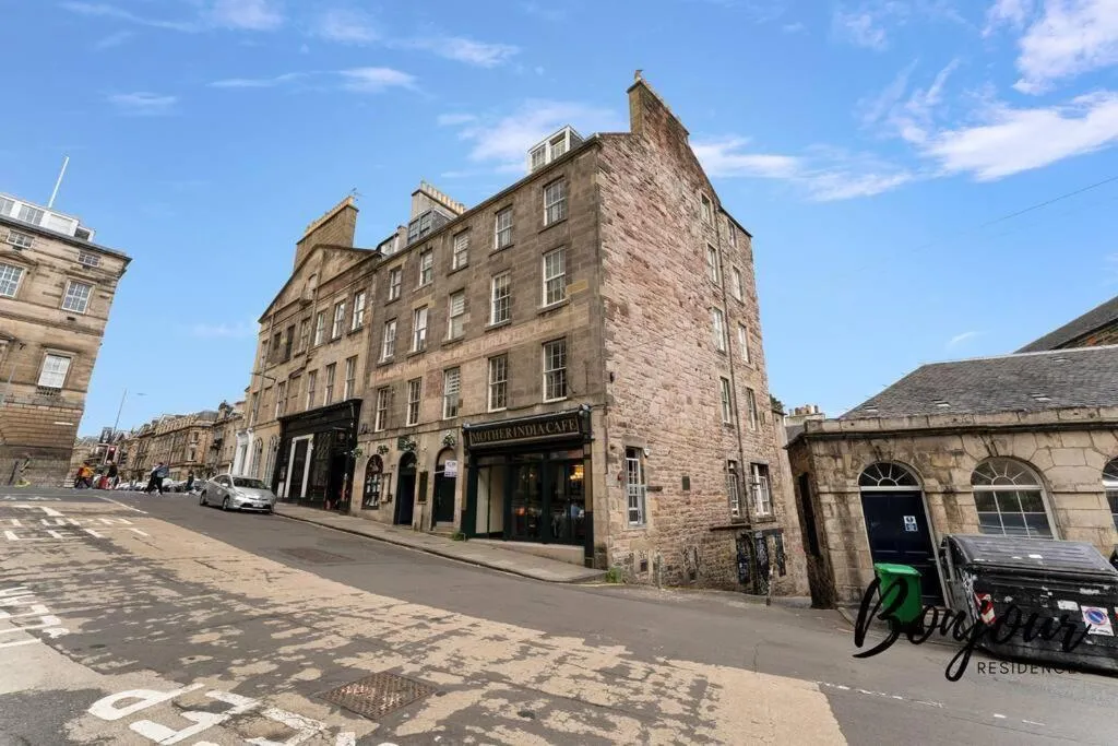 Image 5 of Monge Suite Old Town 2BR-1BA, near Royal Mile by Bonjour Residences Edinburgh