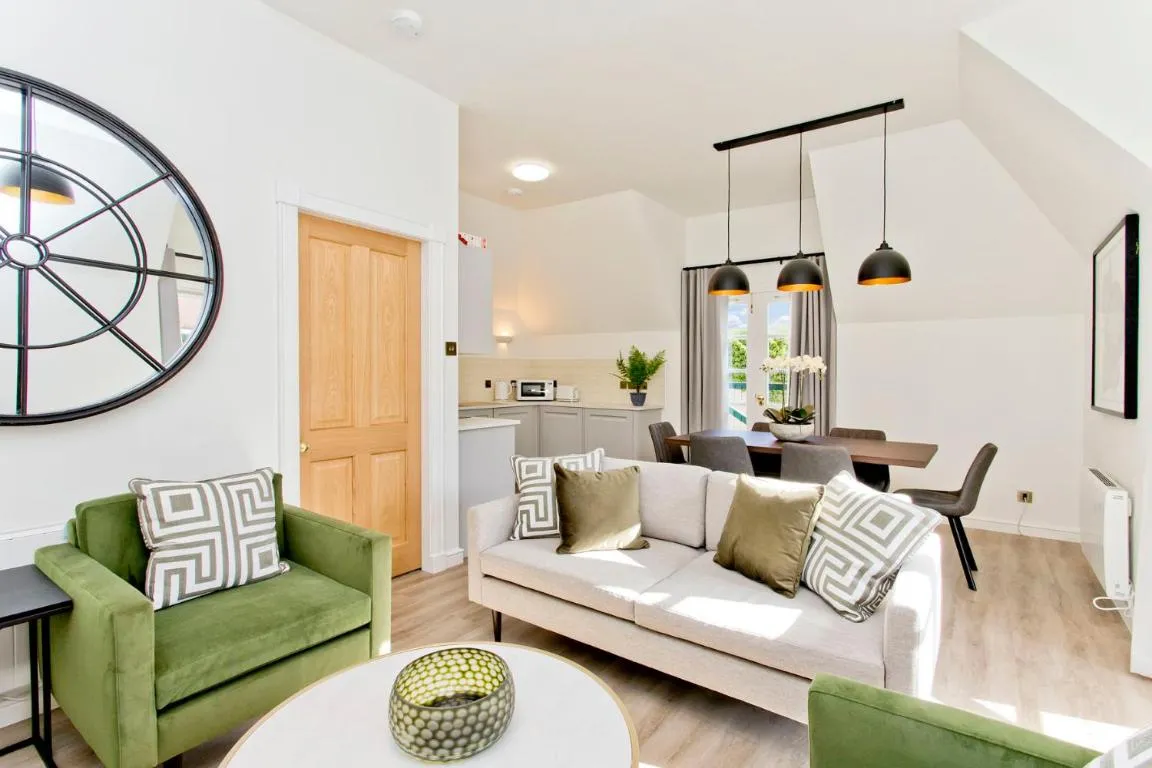 Image of Newly Reno’d 2 Bed with Free Parking