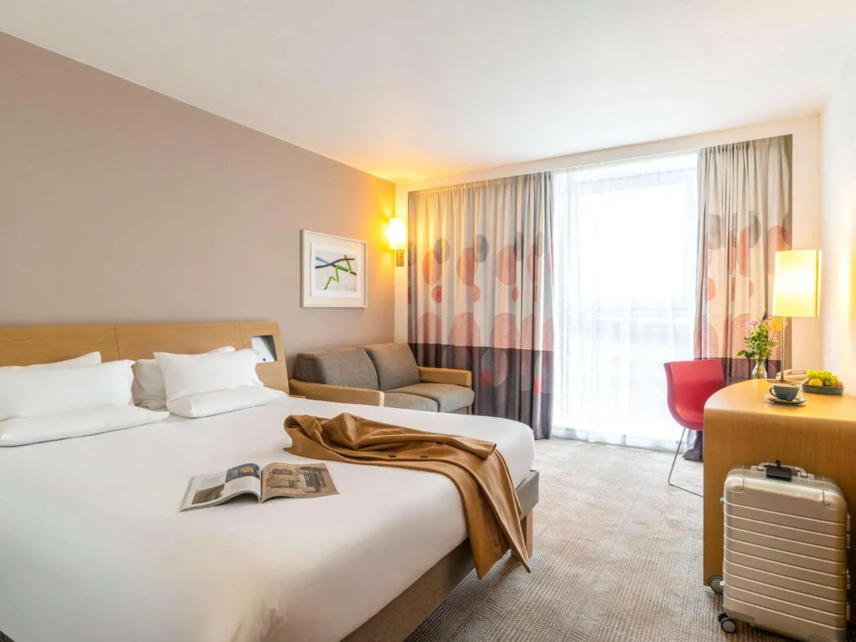 Image 6 of Novotel Edinburgh Park