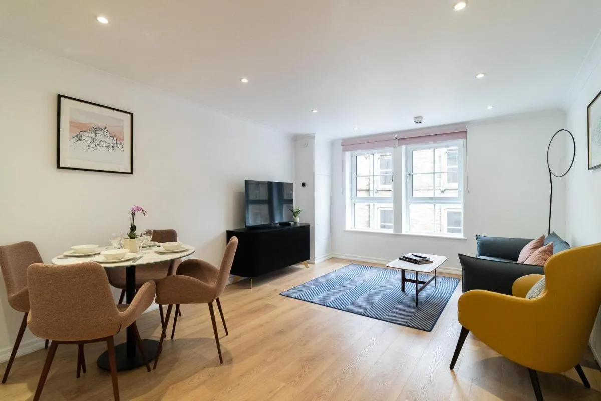 Image 4 of PREMIER SUITES Edinburgh Fountain Court