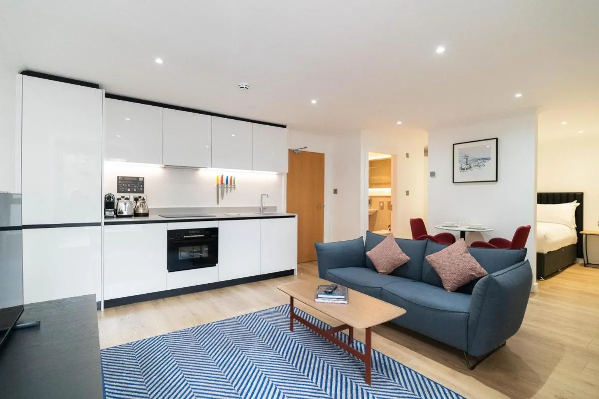 Image 3 of PREMIER SUITES Edinburgh Fountain Court