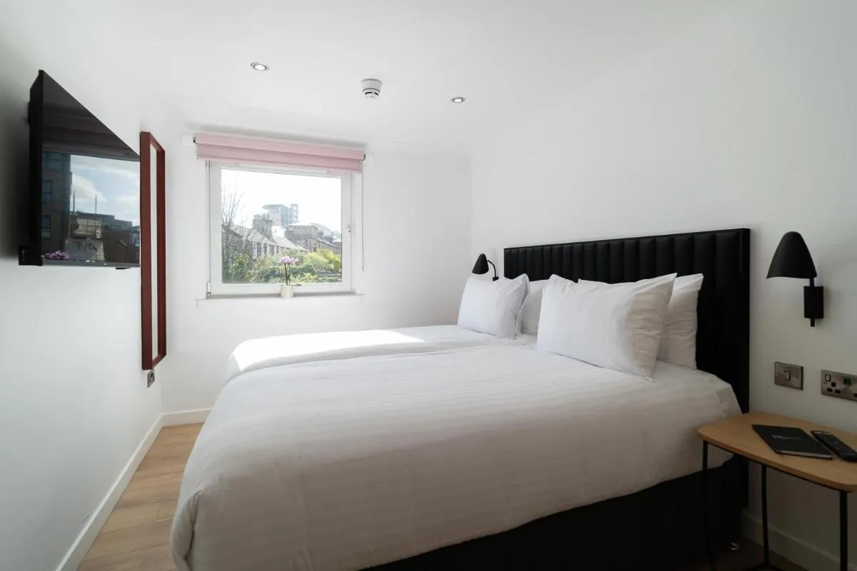 Image 6 of PREMIER SUITES Edinburgh Fountain Court