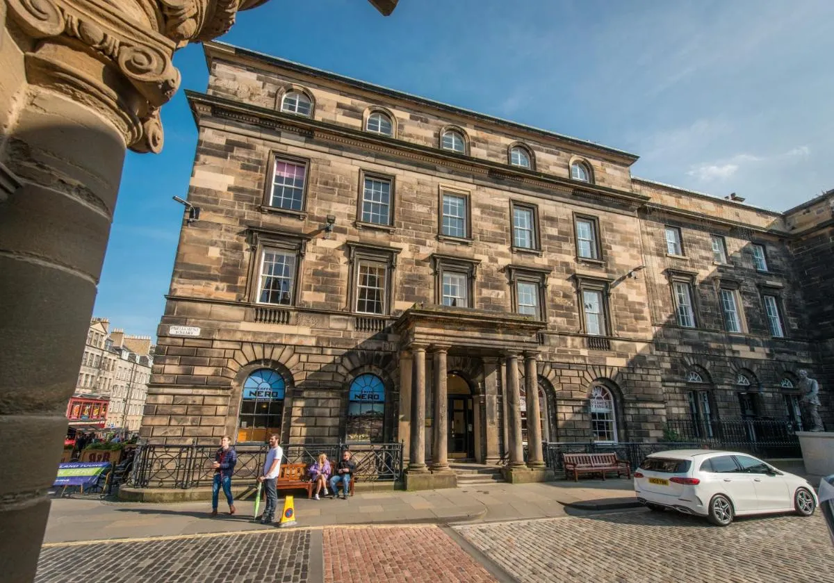 Image 5 of Parliament Sq (apt 10 ) Royal Mile
