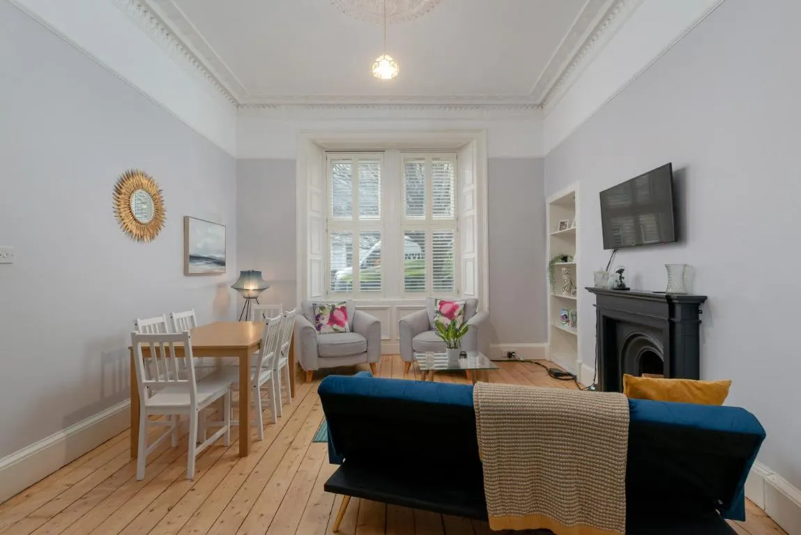 Image of Pass The Keys Main Door 3 Bed Apartment with Free Parking