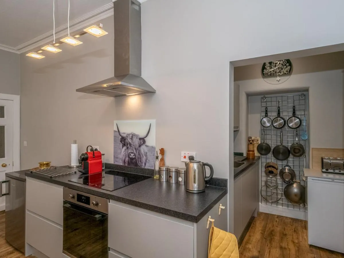 Image 3 of Pass the Keys Superb 3Beds House in Chic area of the City Centre