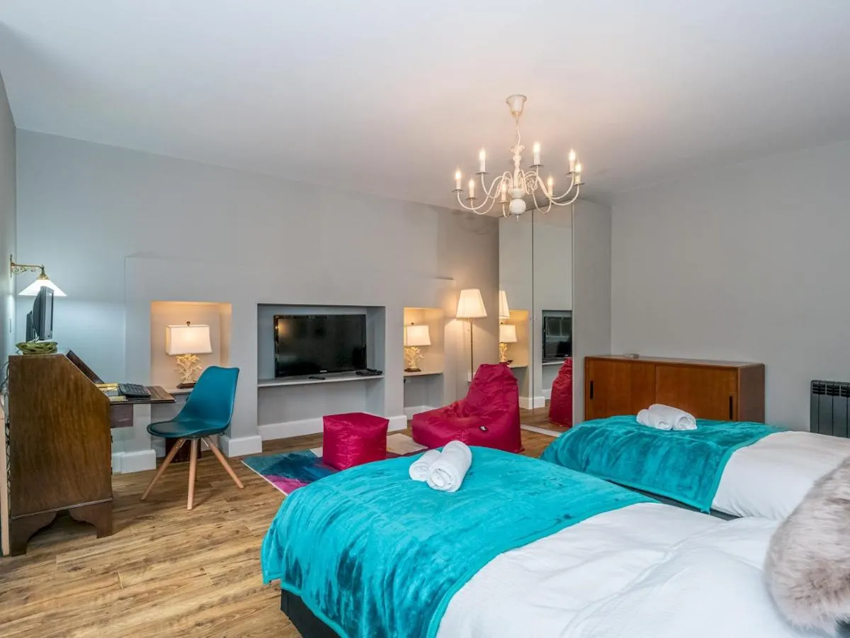 Image 6 of Pass the Keys Superb 3Beds House in Chic area of the City Centre