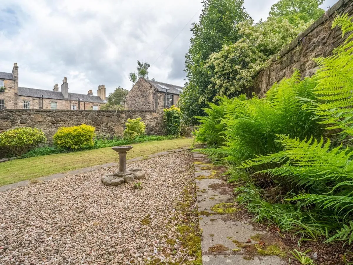 Image 5 of Pass the Keys Superb 3Beds House in Chic area of the City Centre