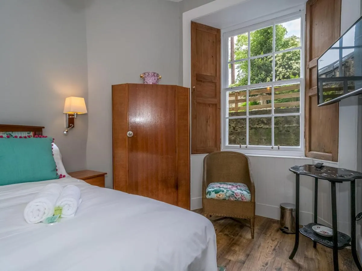 Image 1 of Pass the Keys Superb 3Beds House in Chic area of the City Centre