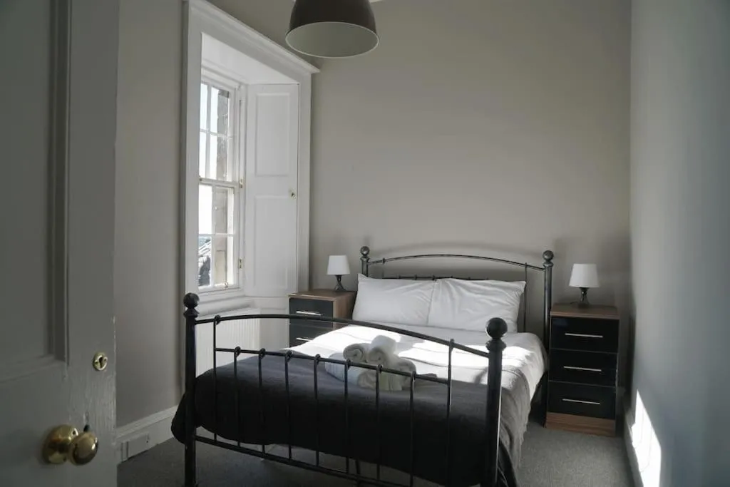 Image 6 of Prime Edinburgh City Centre – 4 Bed Penthouse