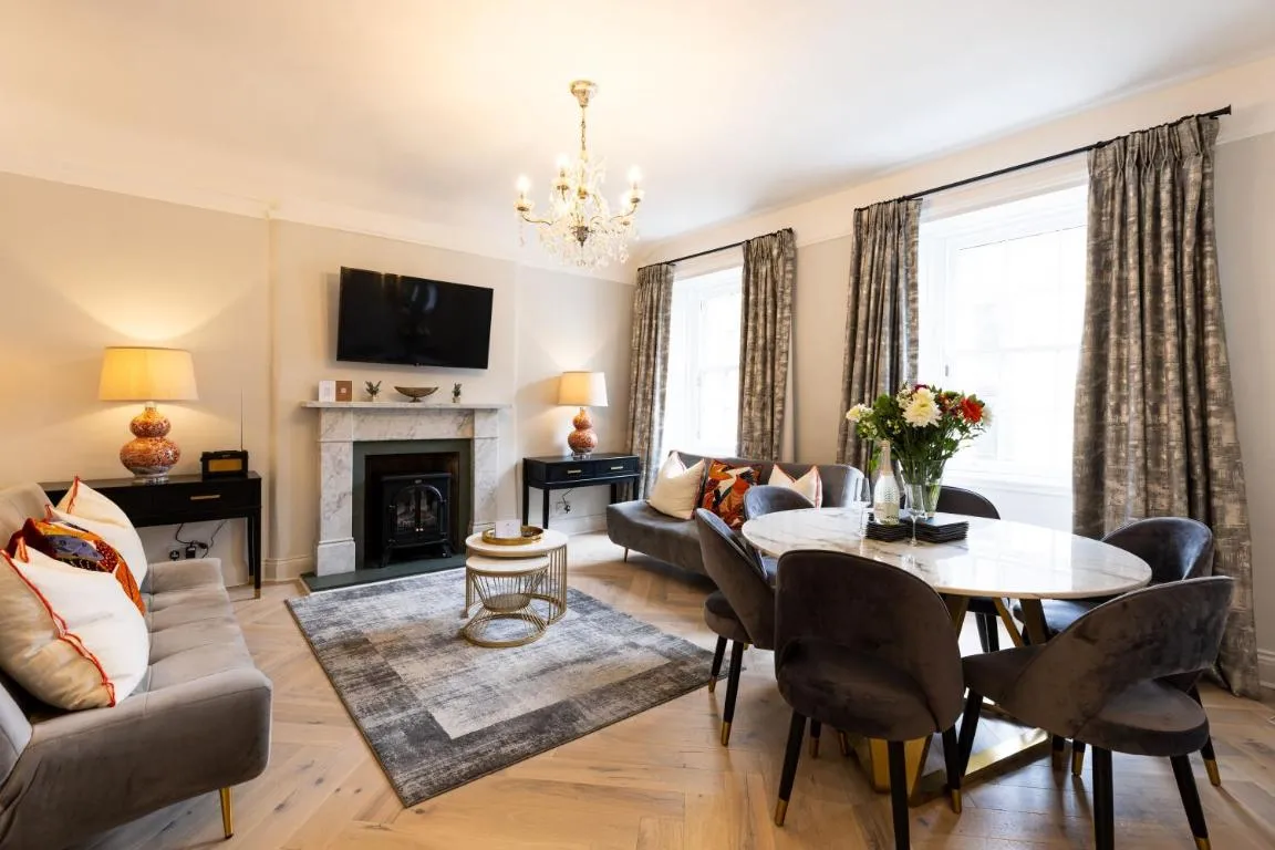 Image of RÌGH Properties – Luxurious City Centre Three Bedroom Apartment