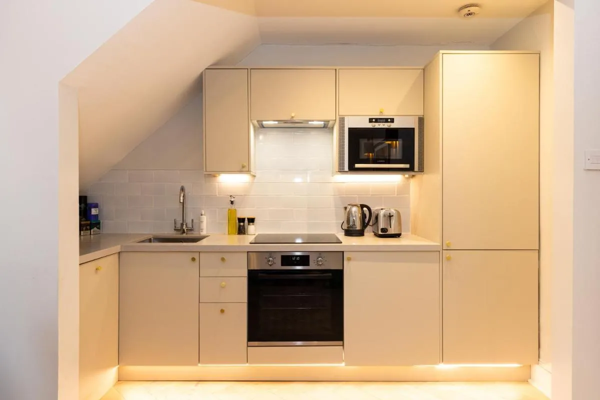 Image 2 of RÌGH Properties – Luxurious City Centre Three Bedroom Apartment