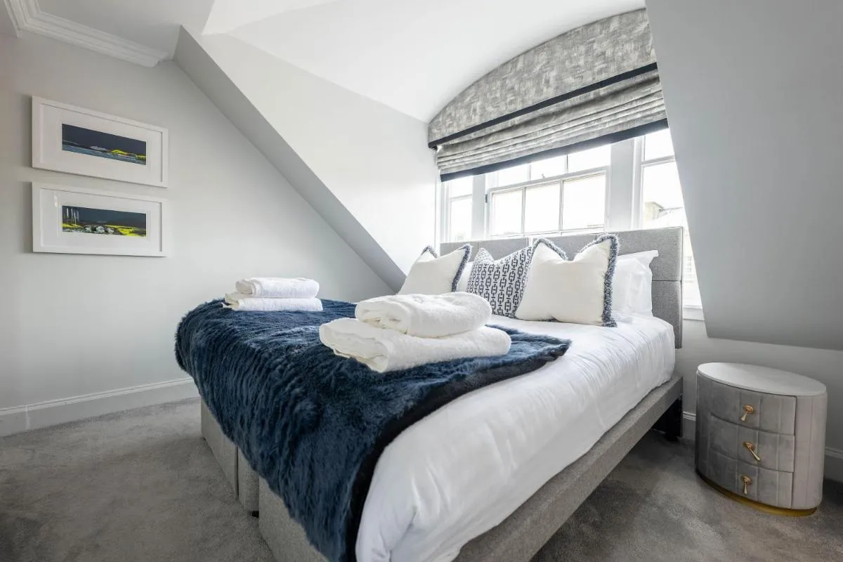 Image 4 of RÌGH Properties – Luxurious City Centre Three Bedroom Apartment