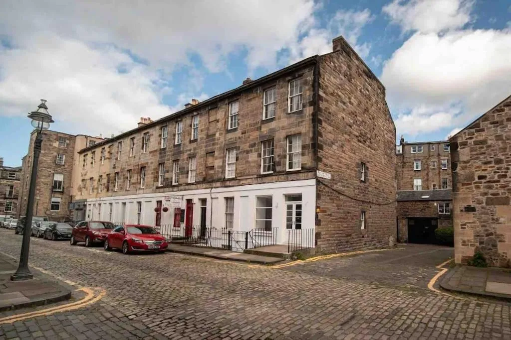 Image 5 of RÌGH Properties – Luxury West End Artisan Apartment