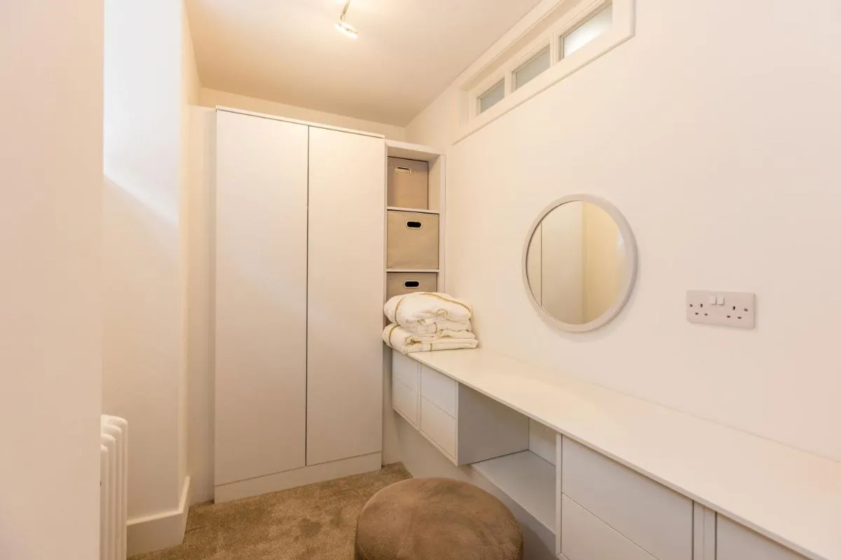 Image 2 of RÌGH Properties – Luxury West End Artisan Apartment