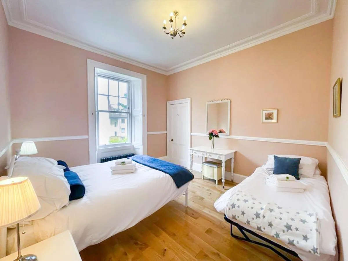 Image 5 of Remarkable 5BR Townhouse with Garden, Sleeps 12