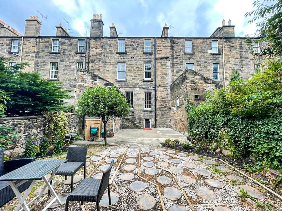 Image 3 of Remarkable 5BR Townhouse with Garden, Sleeps 12