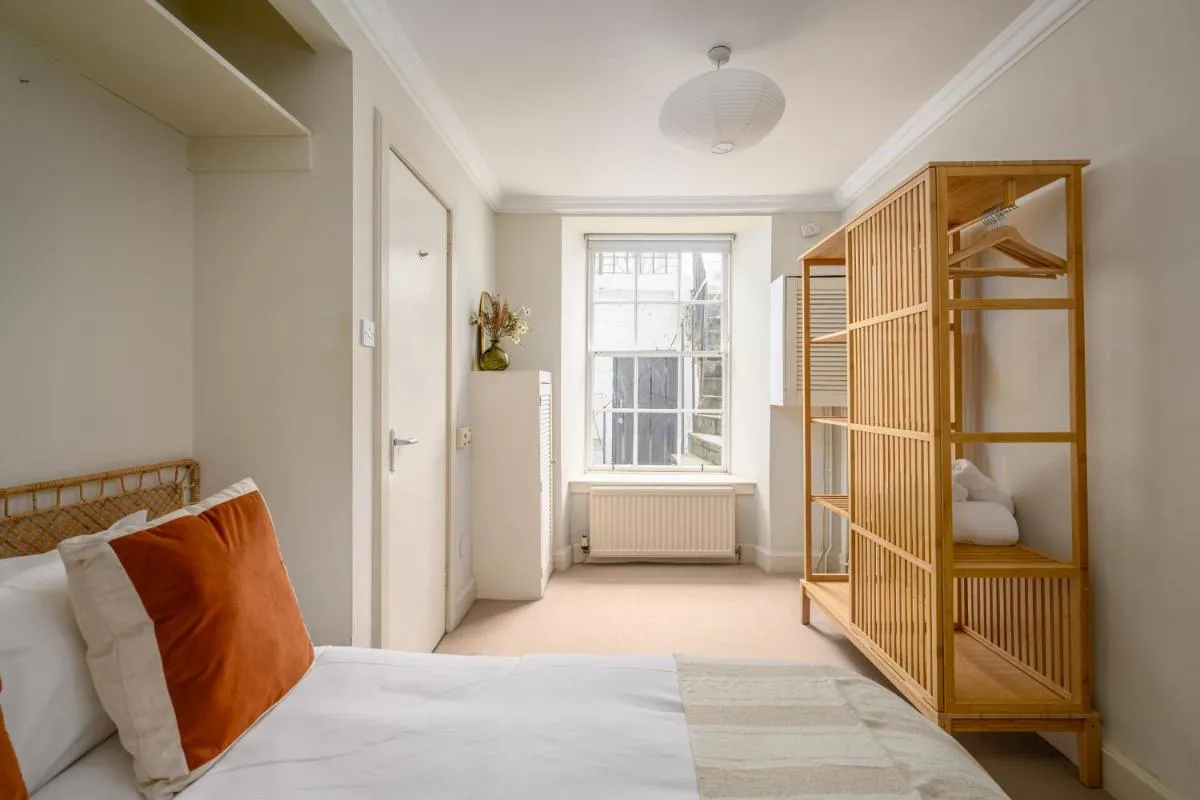 Image 1 of Retro New Town Garden Flat