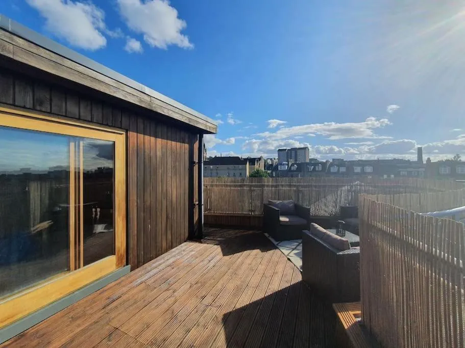 Image 5 of Rooftop Retreat