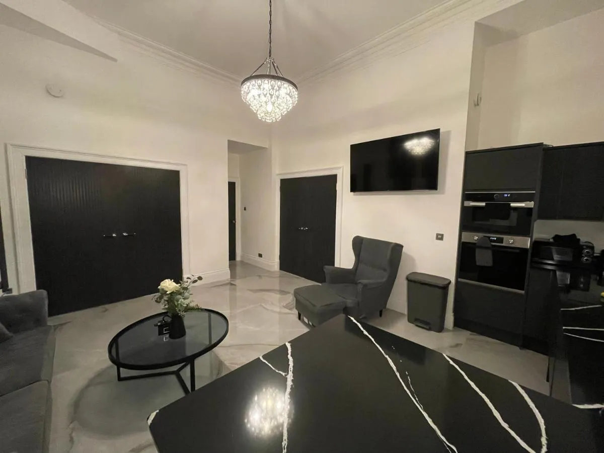 Image 3 of Royal Mile Apartment 2Bedroom