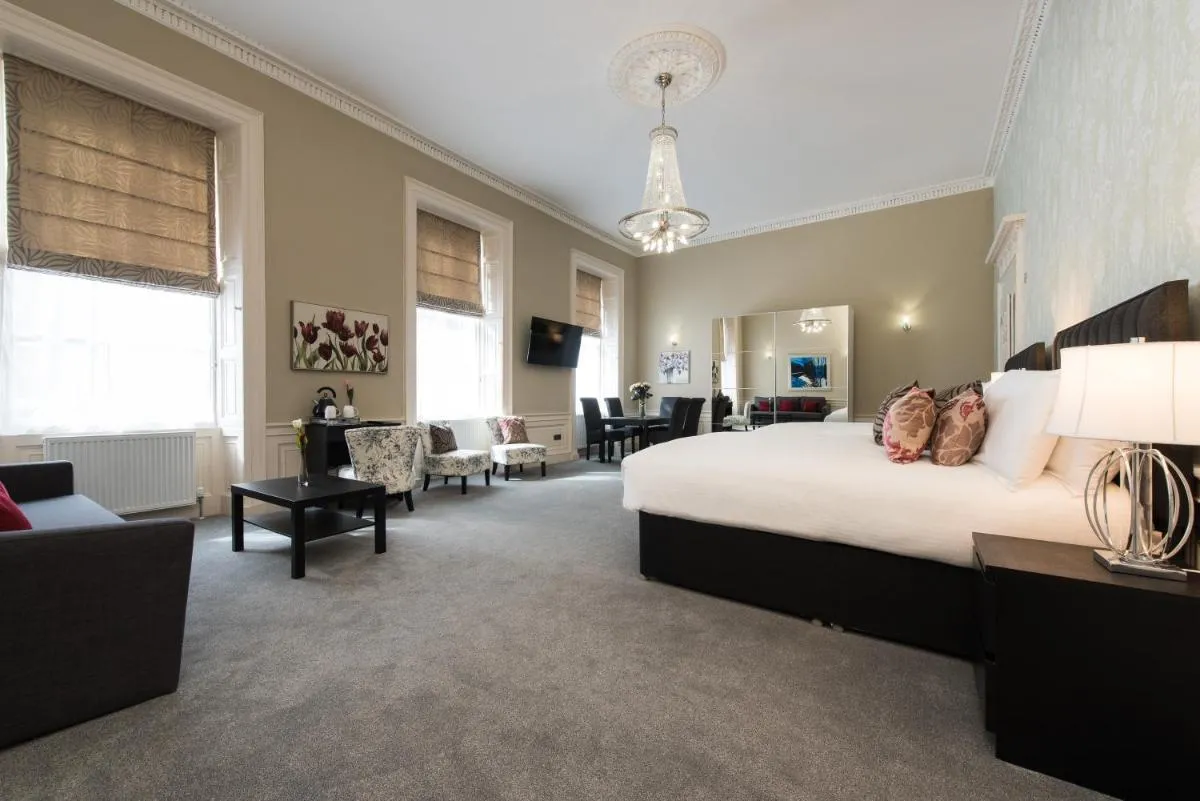 Image 1 of Royal Princes Suites