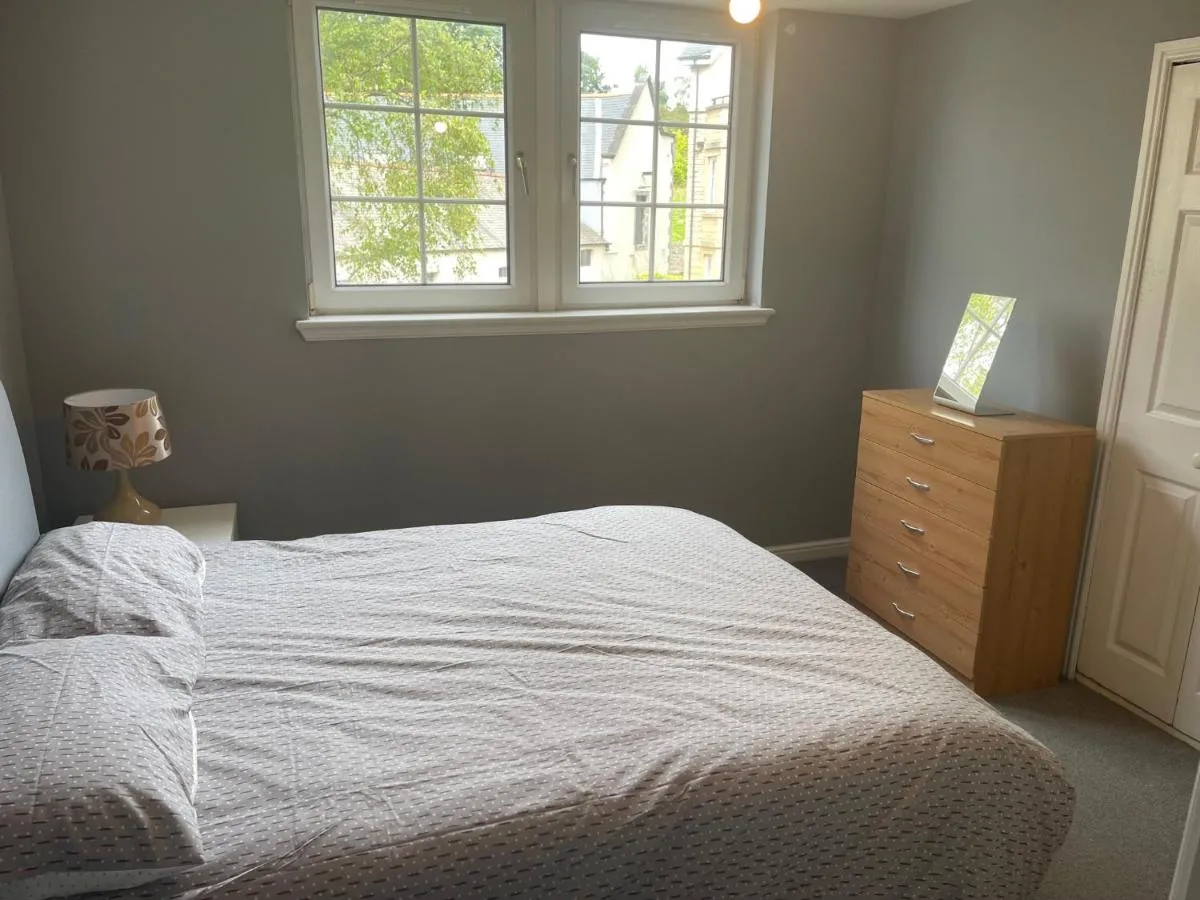 Image 2 of Snug & Serene 2BD Flat – Roseburn