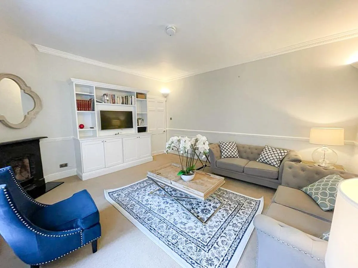 Image 5 of Sophisticated 3BR with Garden, quiet New Town Lane