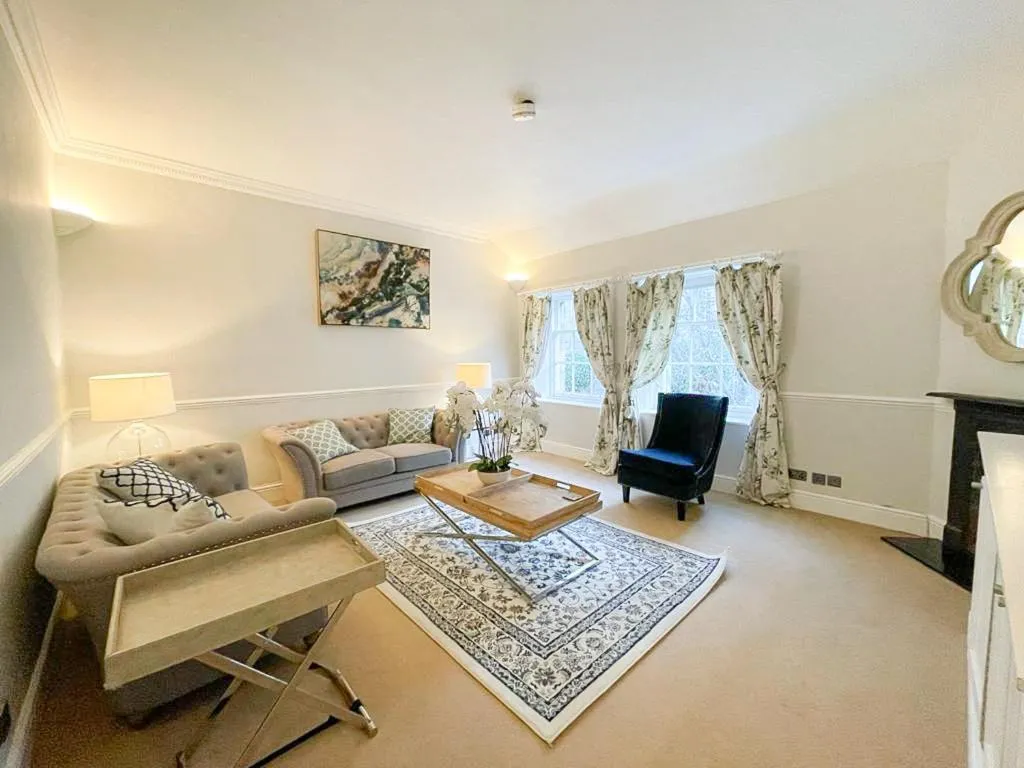 Image of Sophisticated 3BR with Garden, quiet New Town Lane