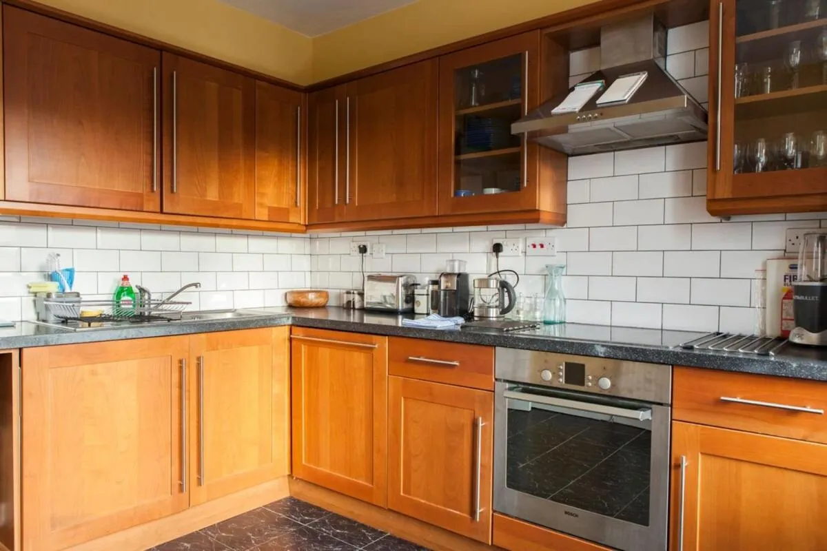 Image 4 of Sophisticated Edinburgh Apartment in City Centre