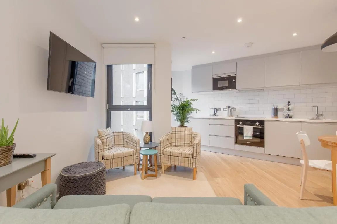 Image of Sophisticated Studio For 2 w/ Edin Castle Views