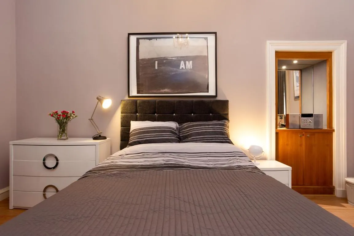 Image of Spacious 2 Bedroom House Near The Meadows