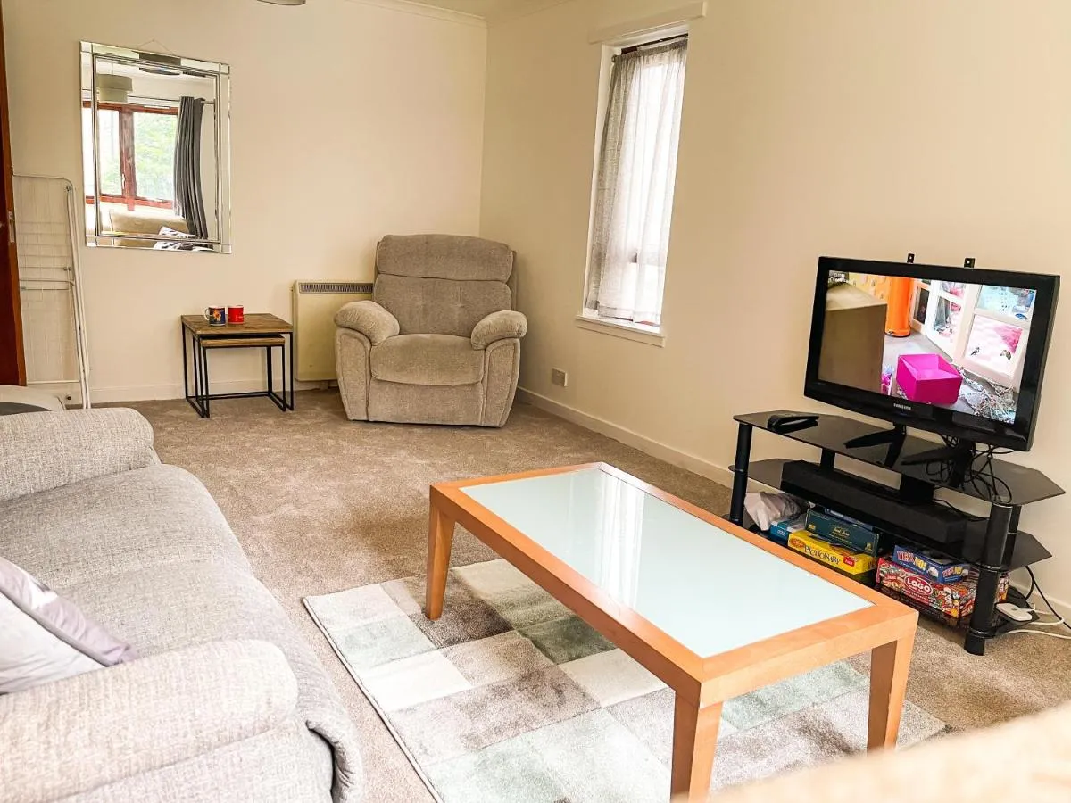 Image 4 of Spacious, central and newly decorated apartment