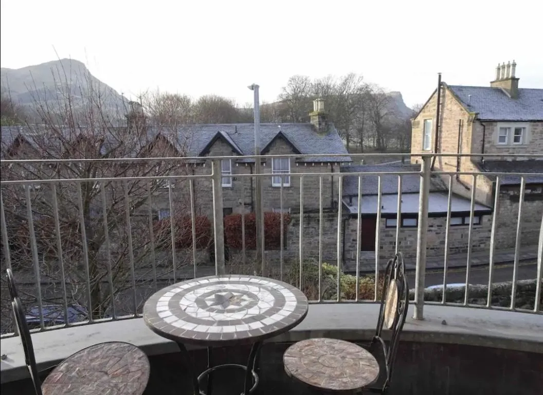 Image of Stunning 2 Bed Apt in Edinburgh – Incredible views